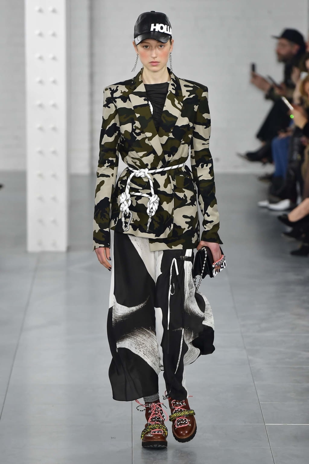 Fashion Week London Fall/Winter 2018 look 7 from the House of Holland collection womenswear