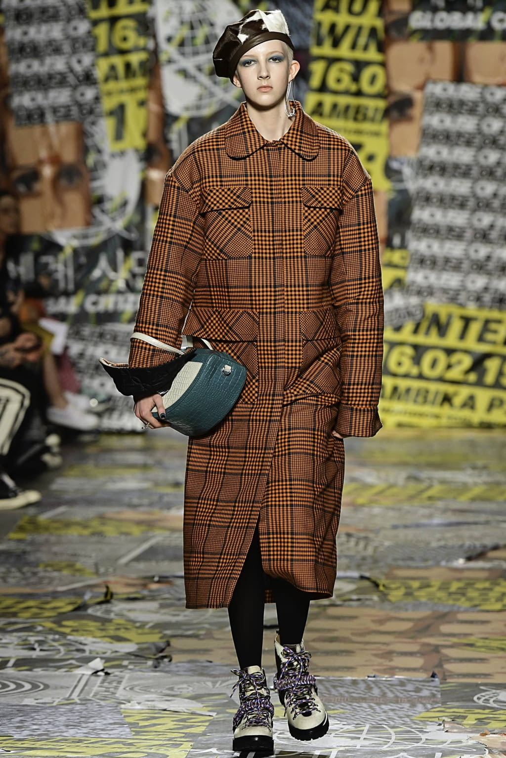 Fashion Week London Fall/Winter 2019 look 1 from the House of Holland collection 女装