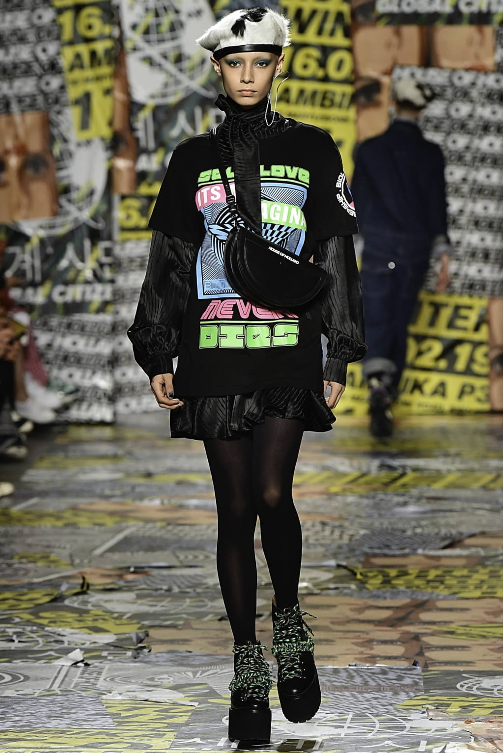 Fashion Week London Fall/Winter 2019 look 14 from the House of Holland collection 女装
