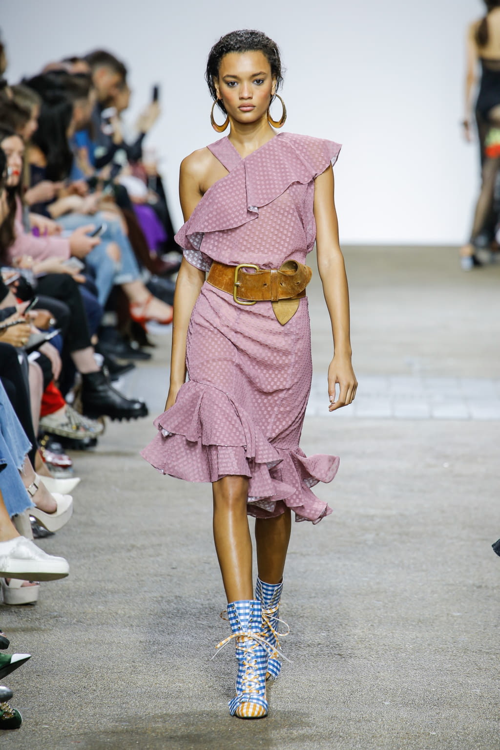 Fashion Week London Spring/Summer 2017 look 19 from the House of Holland collection womenswear