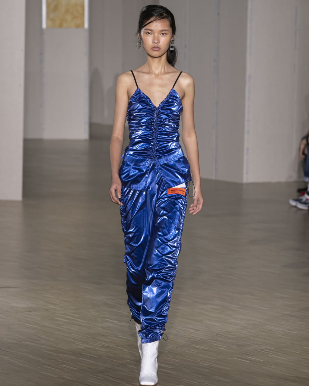 Fashion Week Paris Fall/Winter 2020 look 17 from the Heron Preston collection 男装