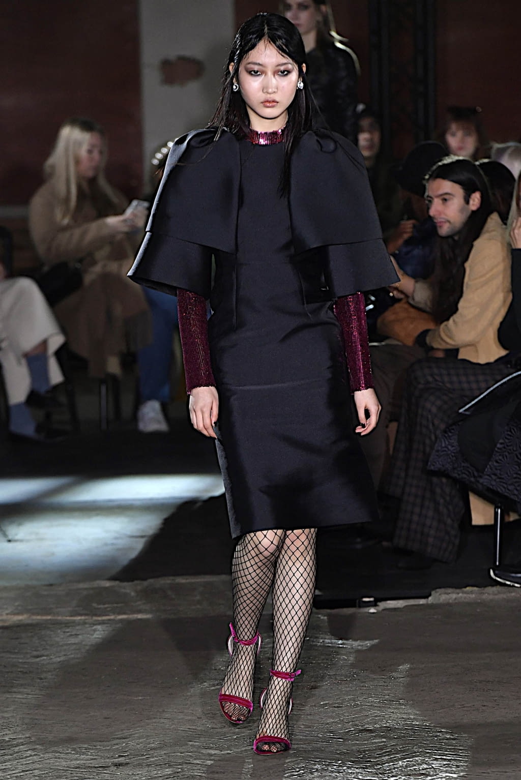 Fashion Week London Fall/Winter 2020 look 3 from the Huishan Zhang collection 女装