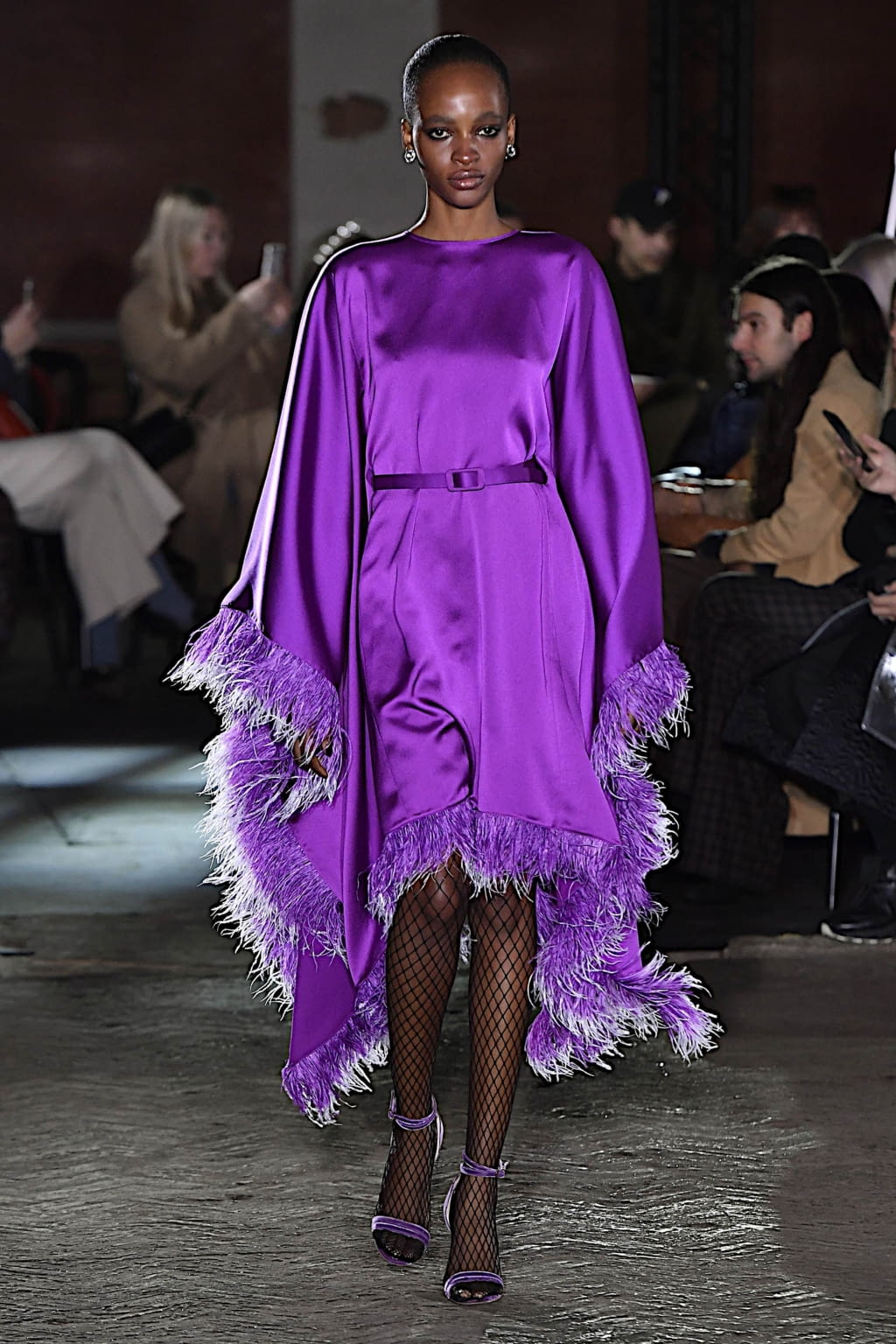 Fashion Week London Fall/Winter 2020 look 14 from the Huishan Zhang collection 女装