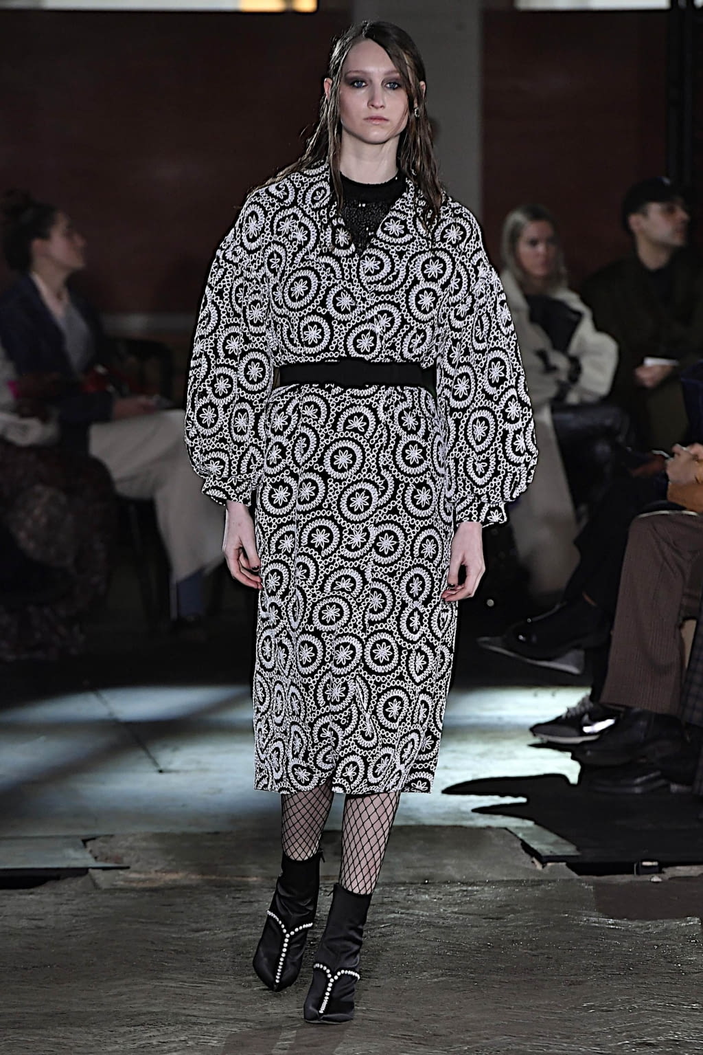 Fashion Week London Fall/Winter 2020 look 17 from the Huishan Zhang collection womenswear