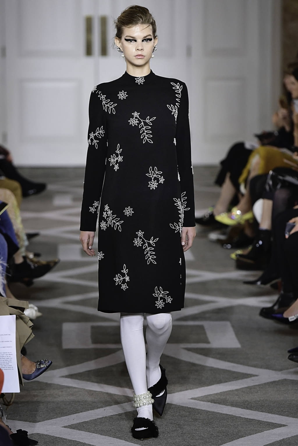 Fashion Week London Fall/Winter 2019 look 16 from the Huishan Zhang collection womenswear