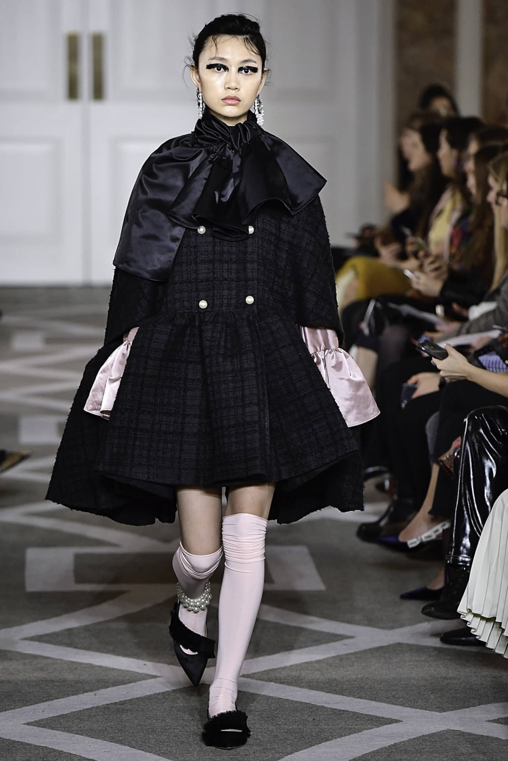 Fashion Week London Fall/Winter 2019 look 25 from the Huishan Zhang collection 女装