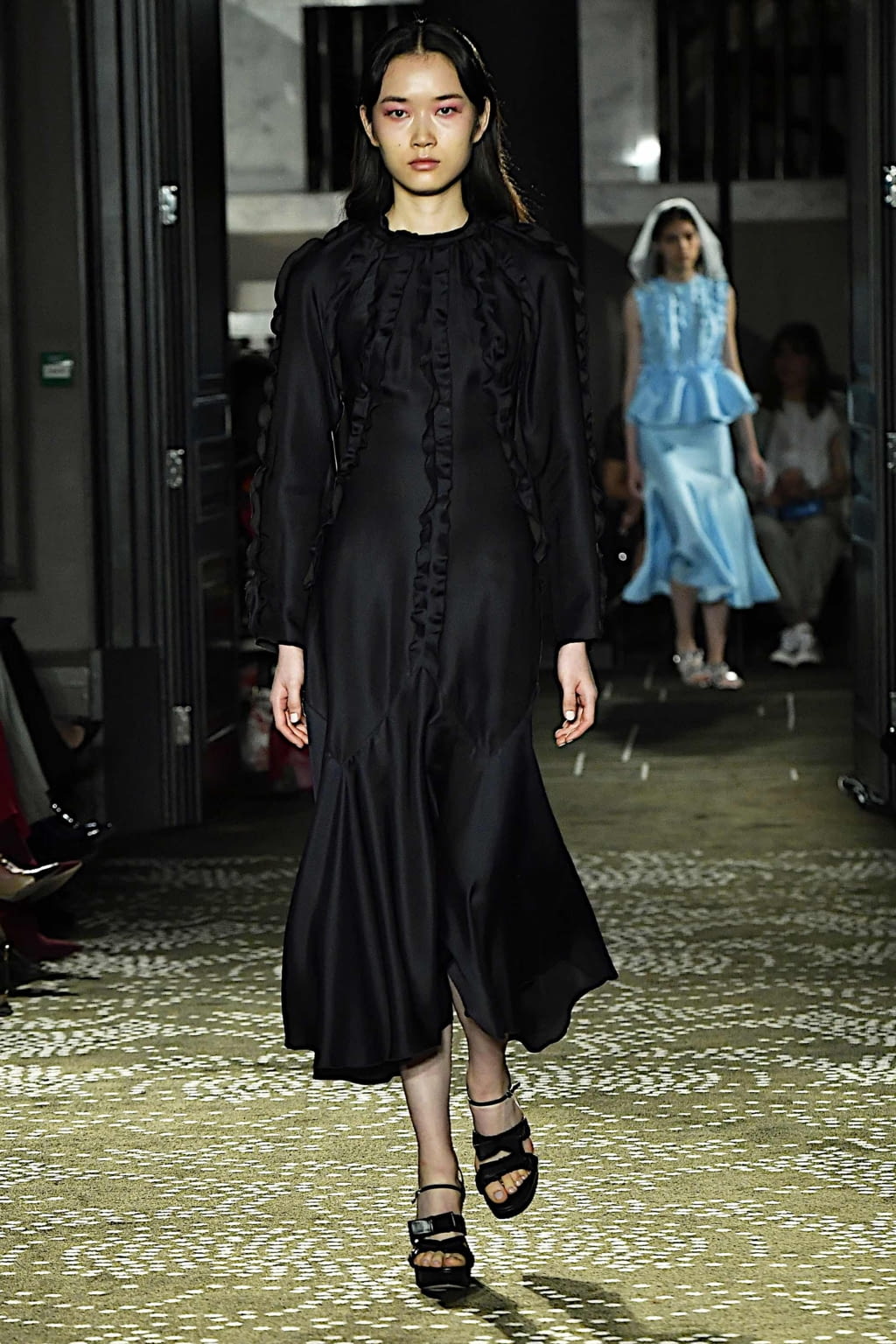 Fashion Week London Spring/Summer 2020 look 13 from the Huishan Zhang collection womenswear