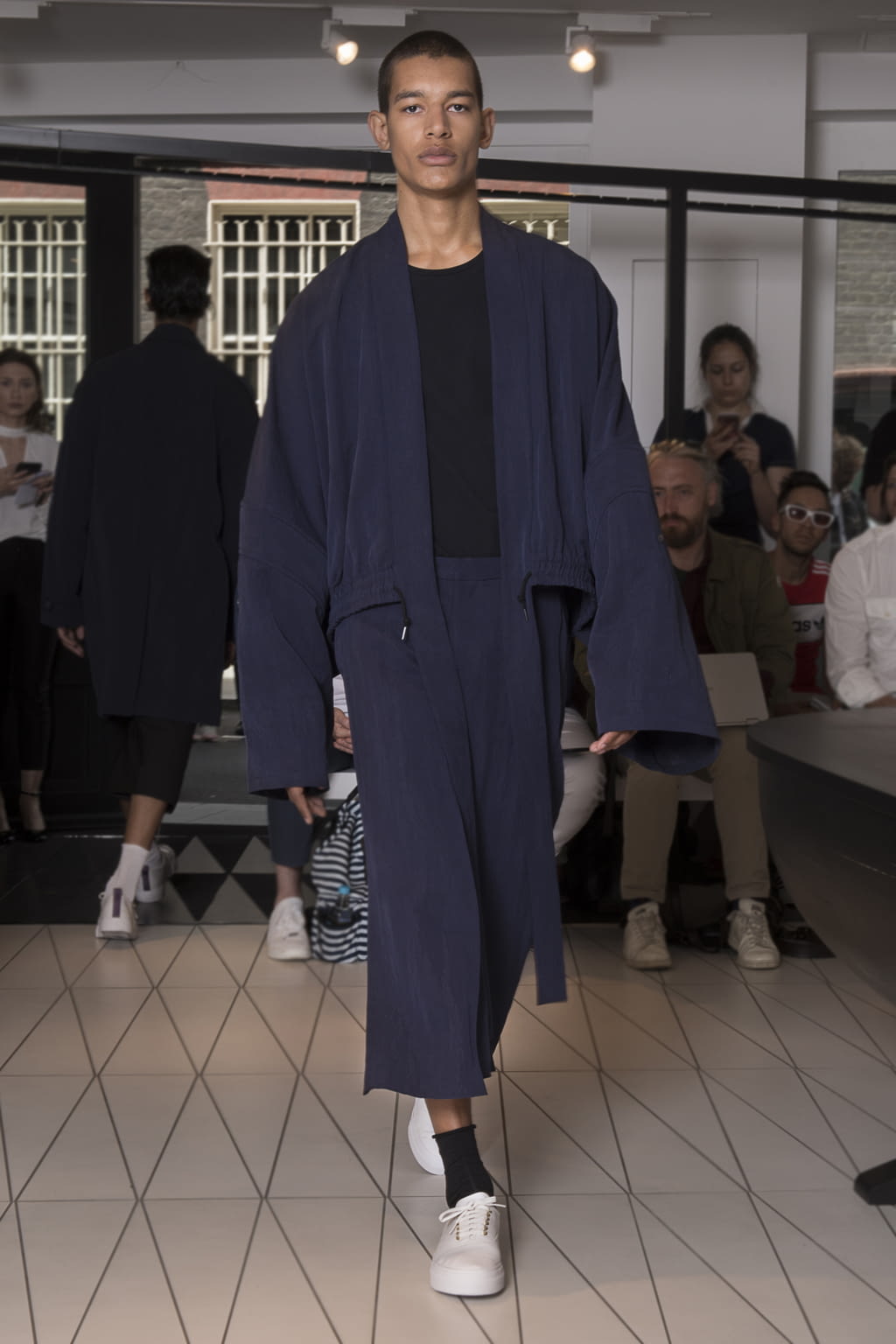 Fashion Week London Spring/Summer 2018 look 9 from the Chalayan collection menswear