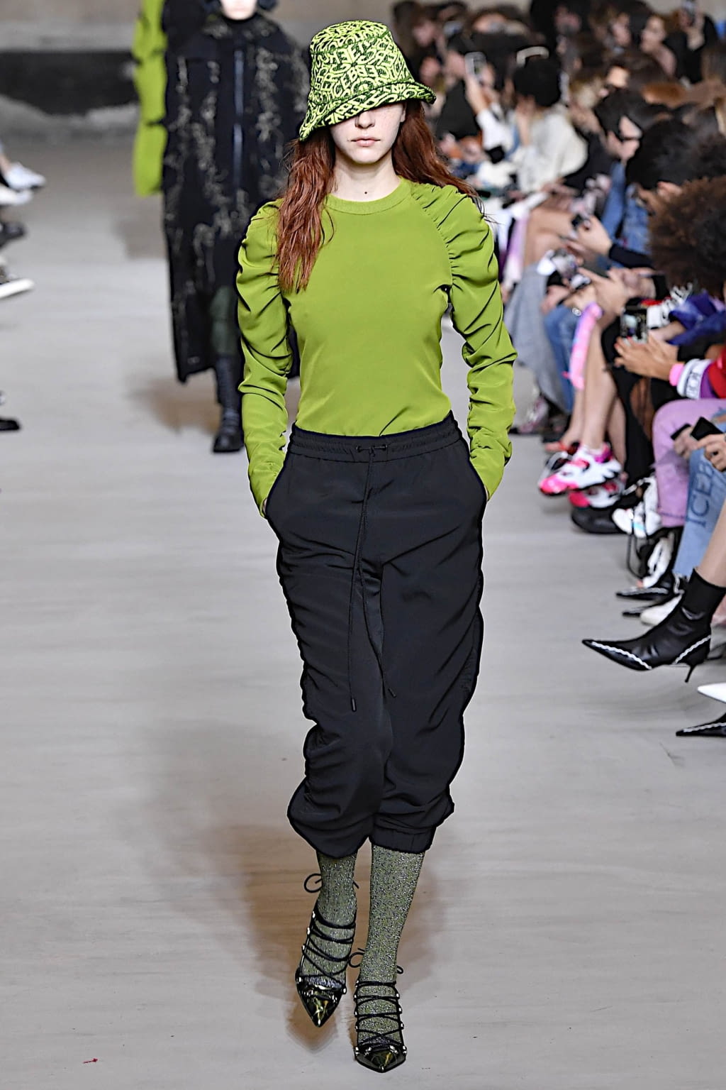 Fashion Week Milan Fall/Winter 2020 look 19 de la collection Iceberg womenswear