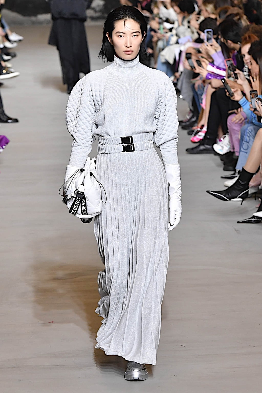Fashion Week Milan Fall/Winter 2020 look 9 de la collection Iceberg womenswear