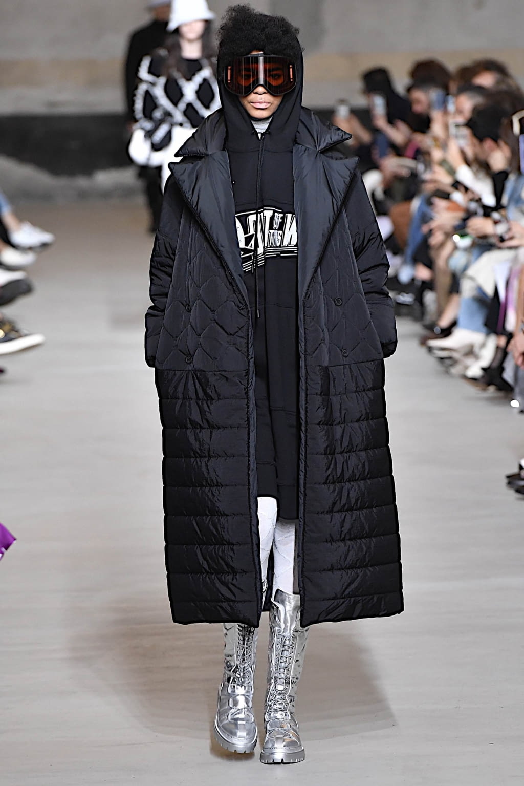 Fashion Week Milan Fall/Winter 2020 look 3 de la collection Iceberg womenswear