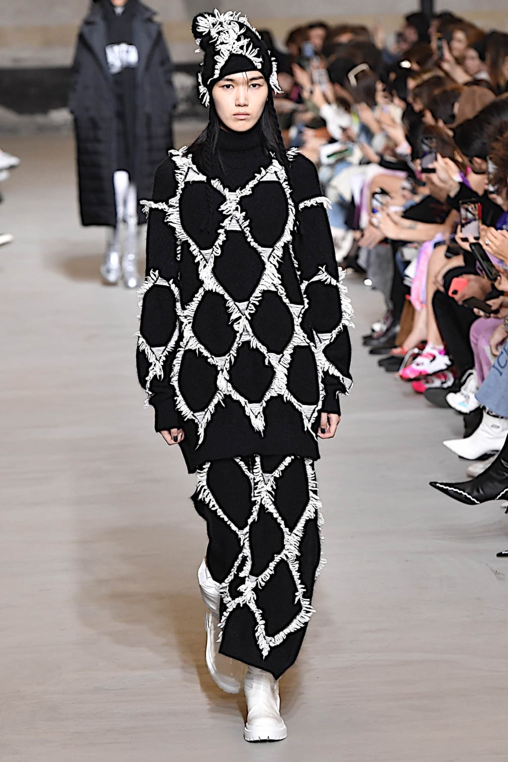 Fashion Week Milan Fall/Winter 2020 look 2 de la collection Iceberg womenswear
