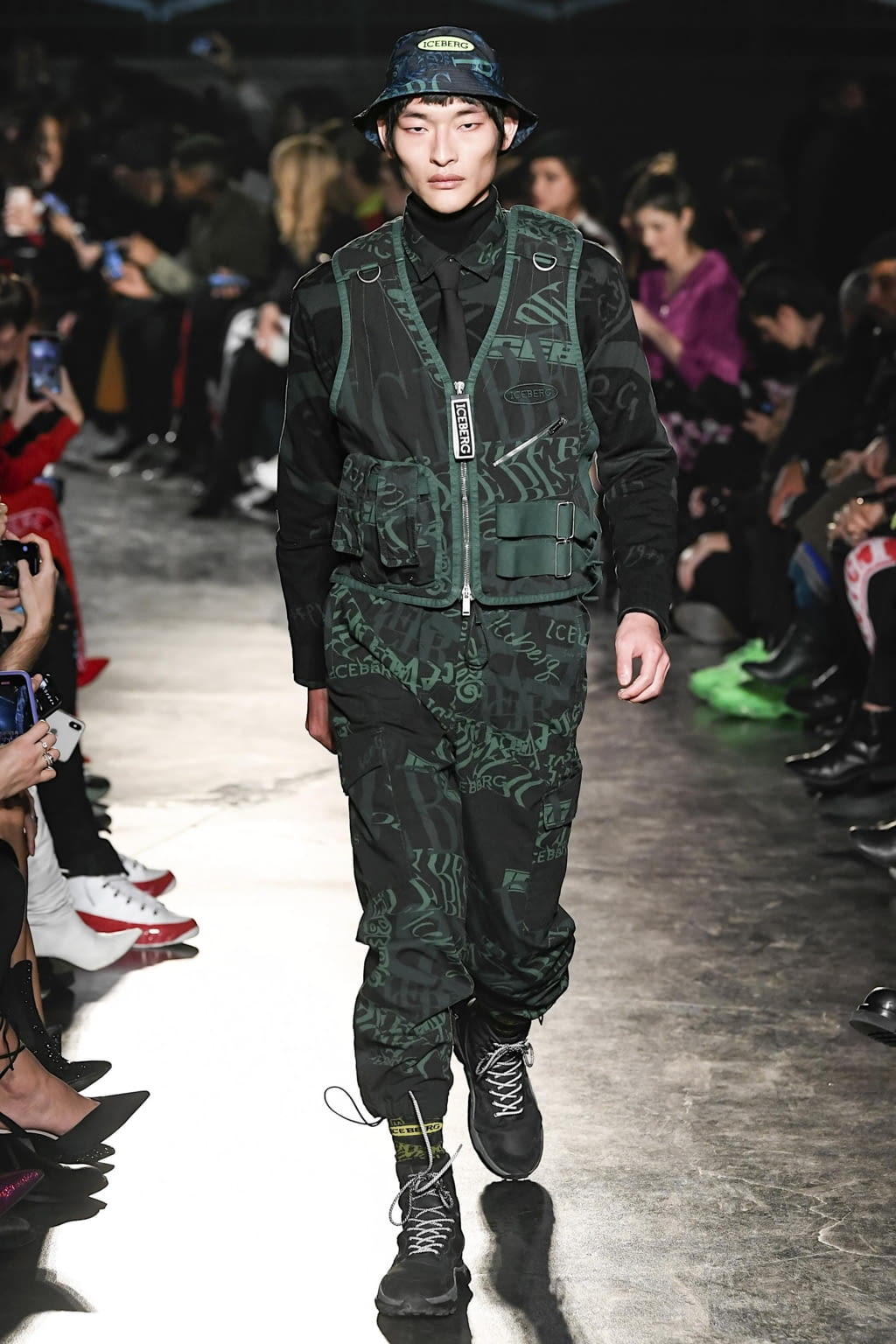 Fashion Week Milan Fall/Winter 2020 look 10 de la collection Iceberg menswear