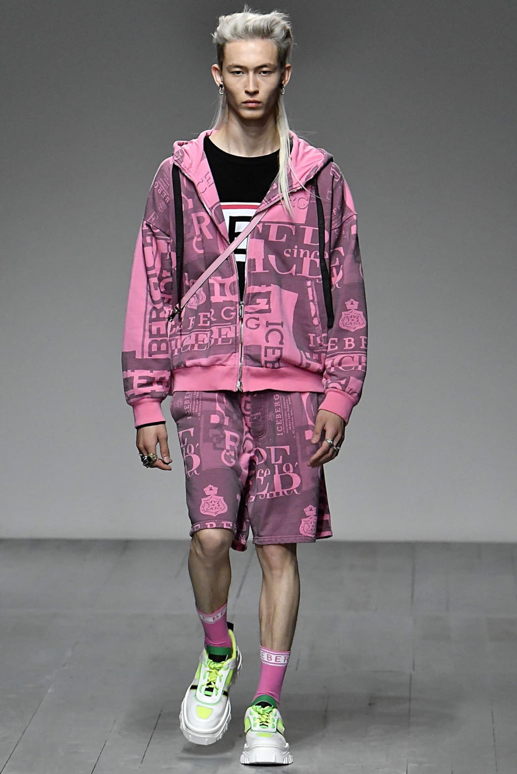 Fashion Week London Spring/Summer 2019 look 36 from the Iceberg collection 男装