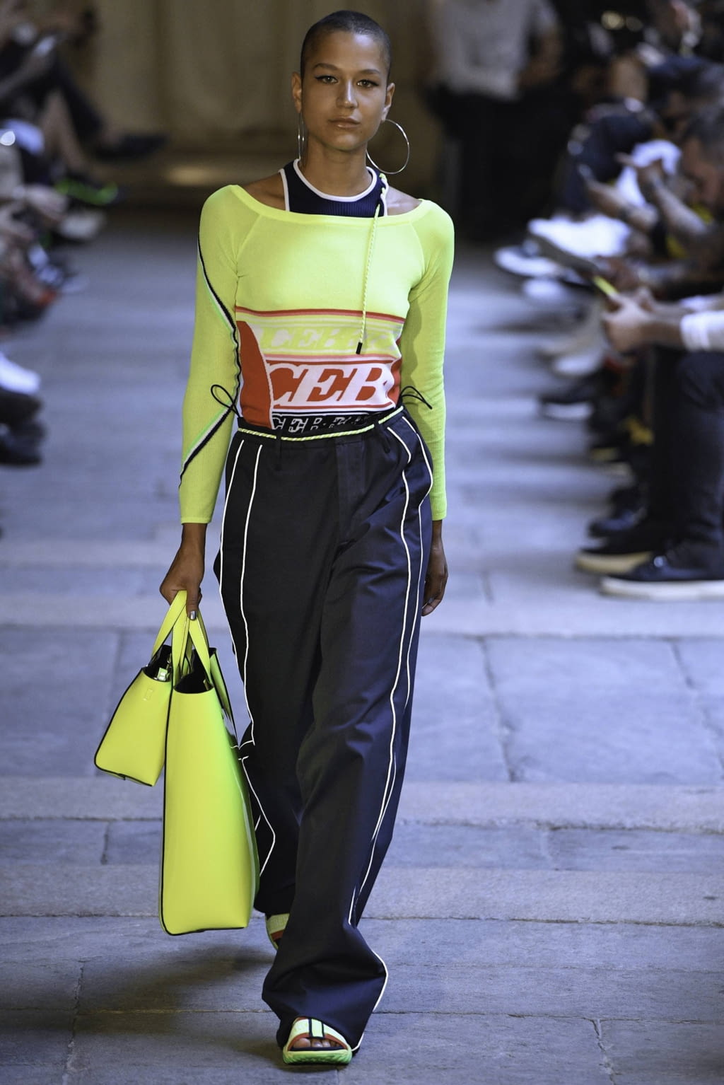 Fashion Week Milan Spring/Summer 2019 look 3 de la collection Iceberg womenswear