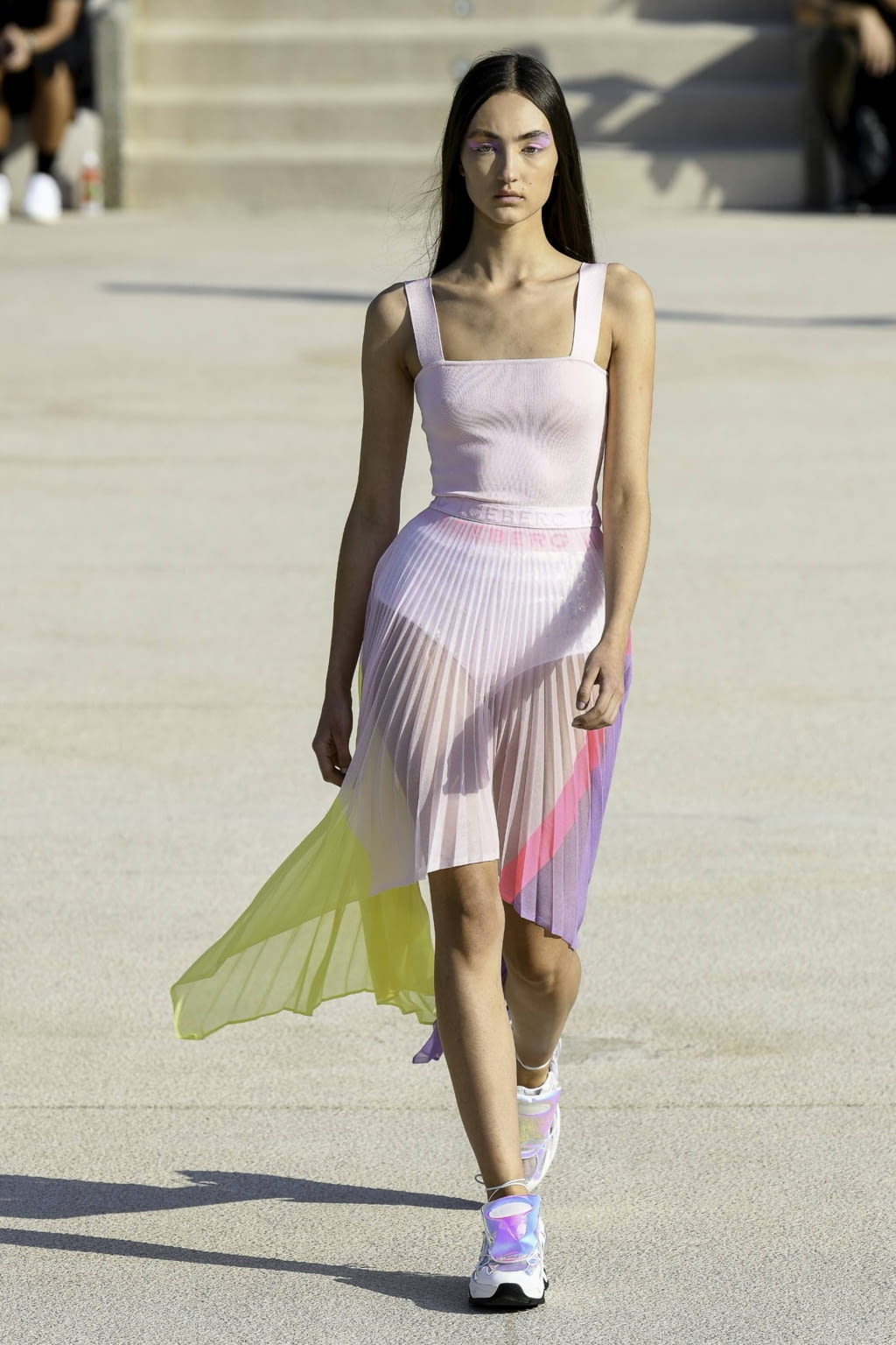 Fashion Week Milan Spring/Summer 2020 look 10 de la collection Iceberg womenswear