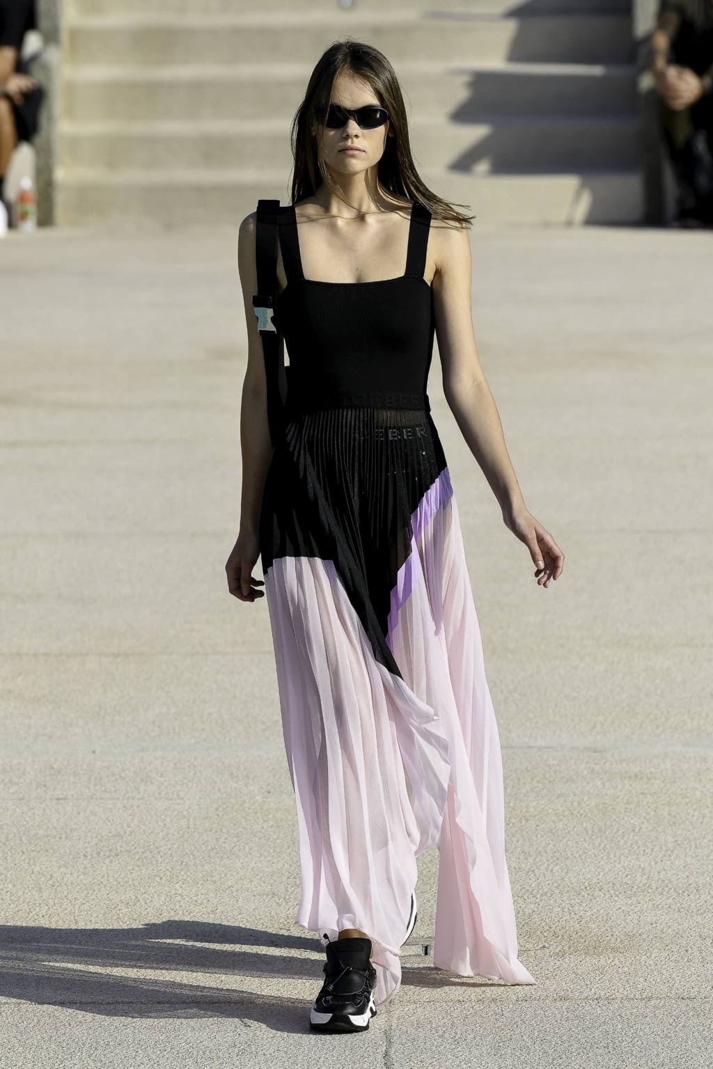Fashion Week Milan Spring/Summer 2020 look 40 de la collection Iceberg womenswear