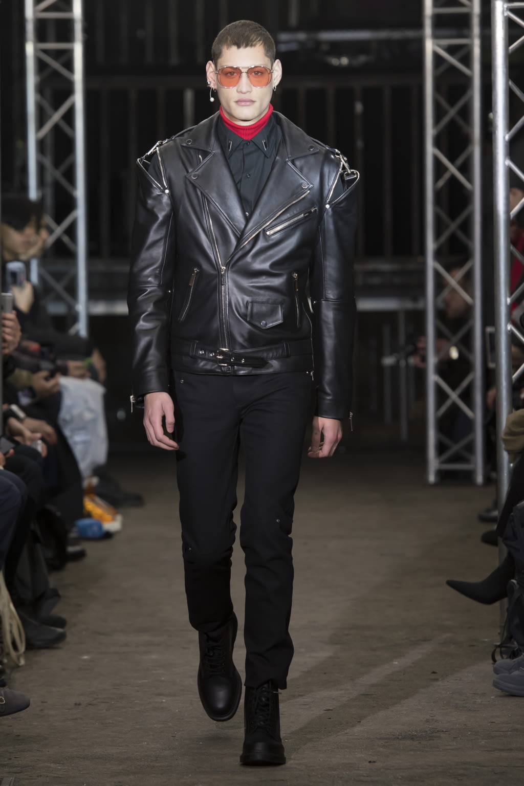 Fashion Week Paris Fall/Winter 2017 look 16 from the Icosae collection menswear
