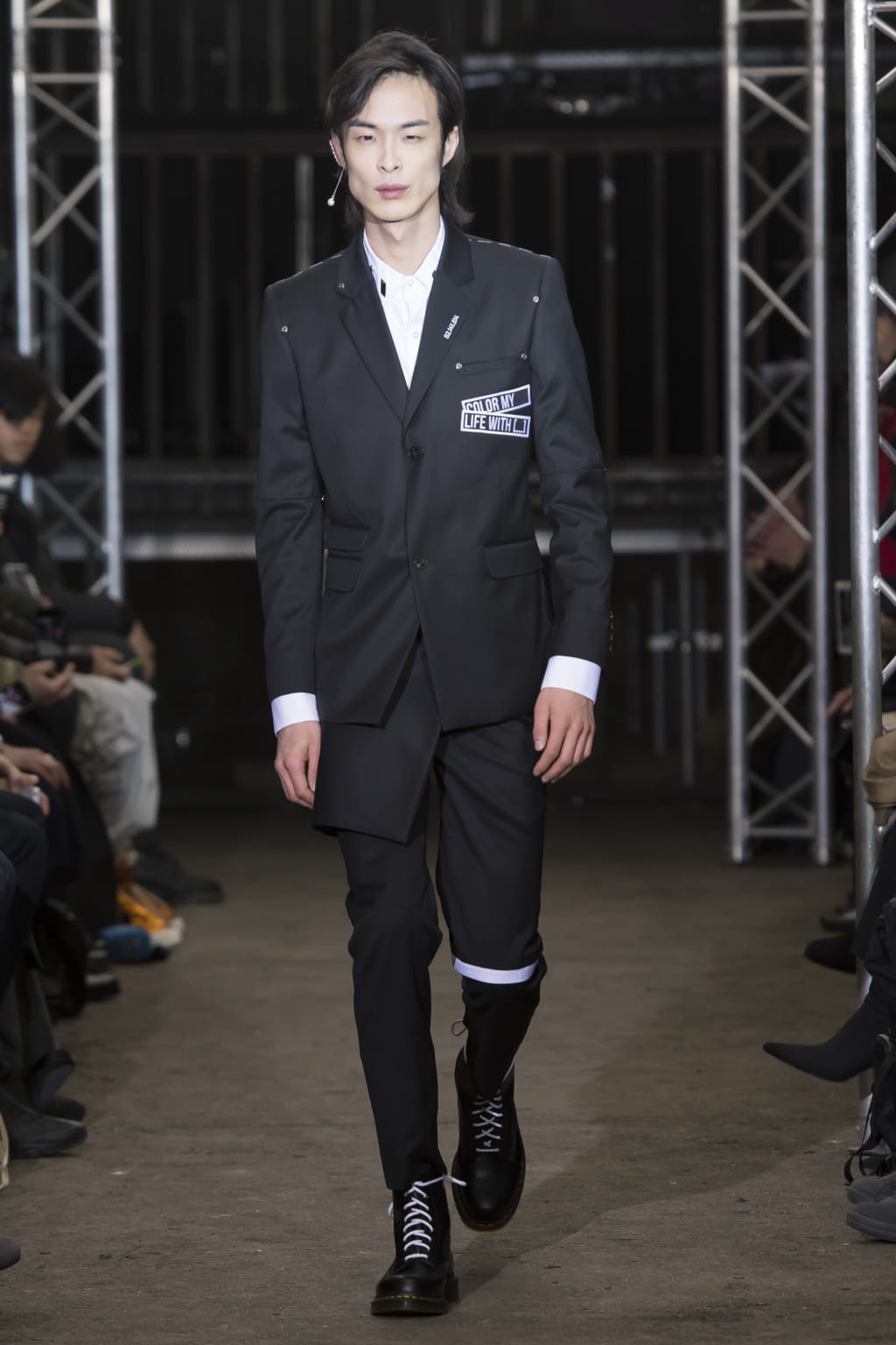 Fashion Week Paris Fall/Winter 2017 look 17 from the Icosae collection menswear