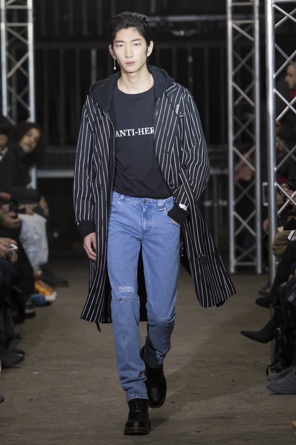 Fashion Week Paris Fall/Winter 2017 look 20 de la collection Icosae menswear
