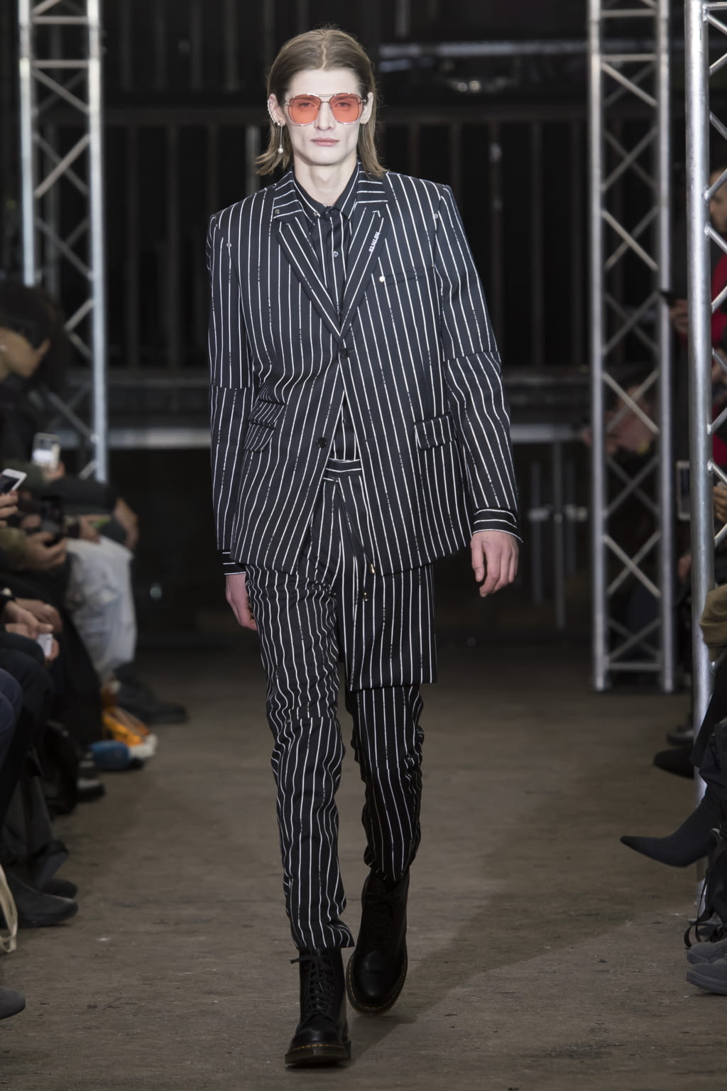 Fashion Week Paris Fall/Winter 2017 look 21 from the Icosae collection menswear