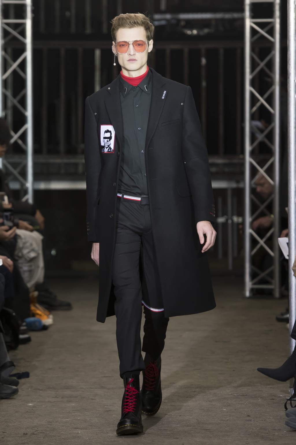 Fashion Week Paris Fall/Winter 2017 look 4 from the Icosae collection menswear