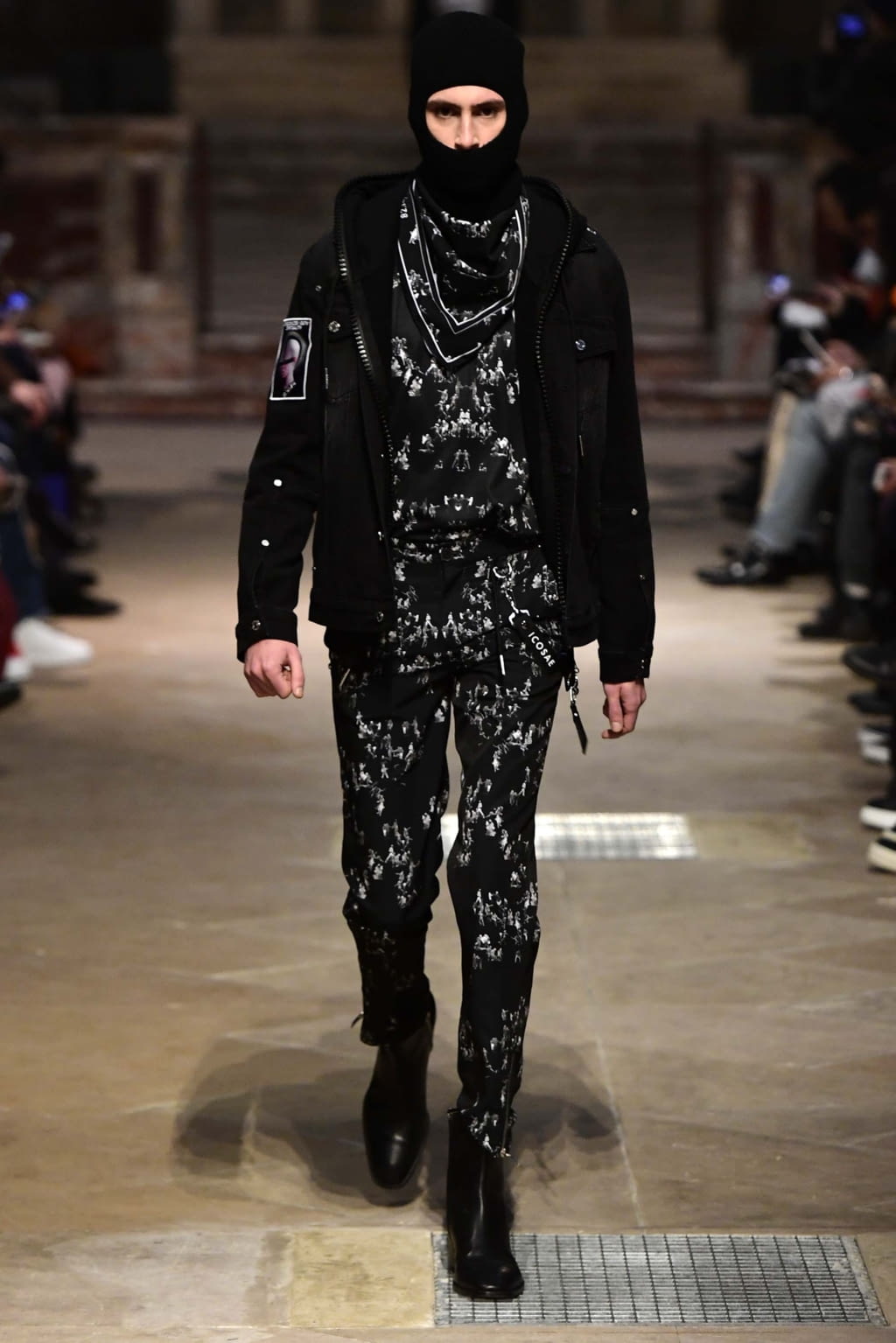 Fashion Week Paris Fall/Winter 2018 look 4 from the Icosae collection menswear