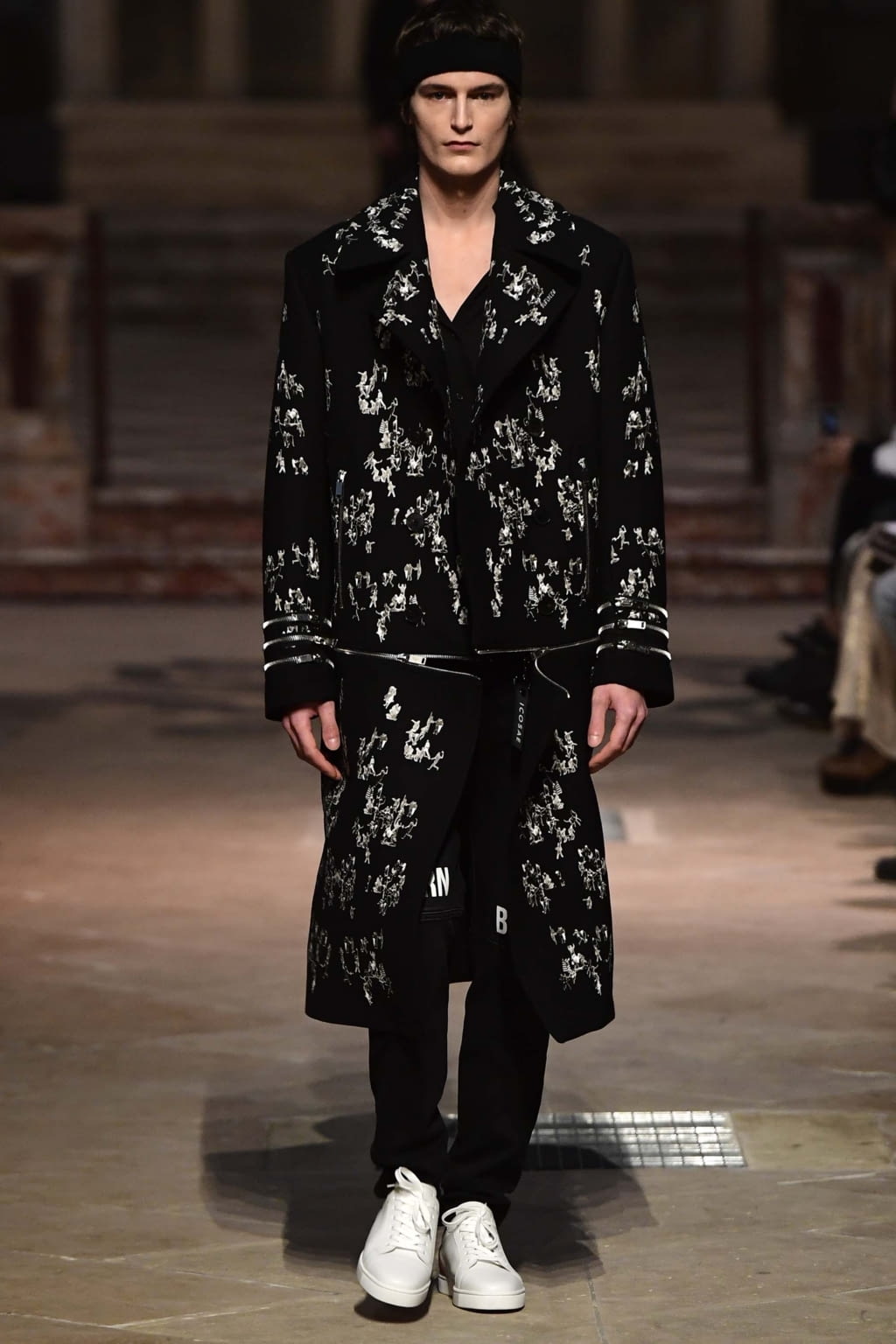 Fashion Week Paris Fall/Winter 2018 look 8 from the Icosae collection menswear