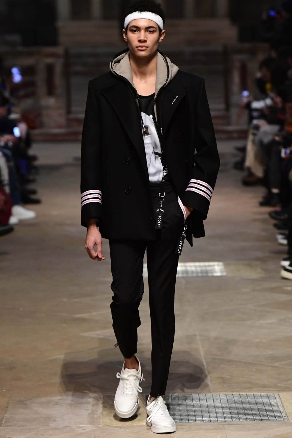 Fashion Week Paris Fall/Winter 2018 look 20 from the Icosae collection menswear