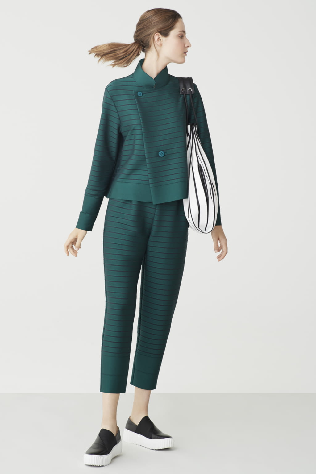 Fashion Week Paris Resort 2018 look 6 from the Issey Miyake collection womenswear