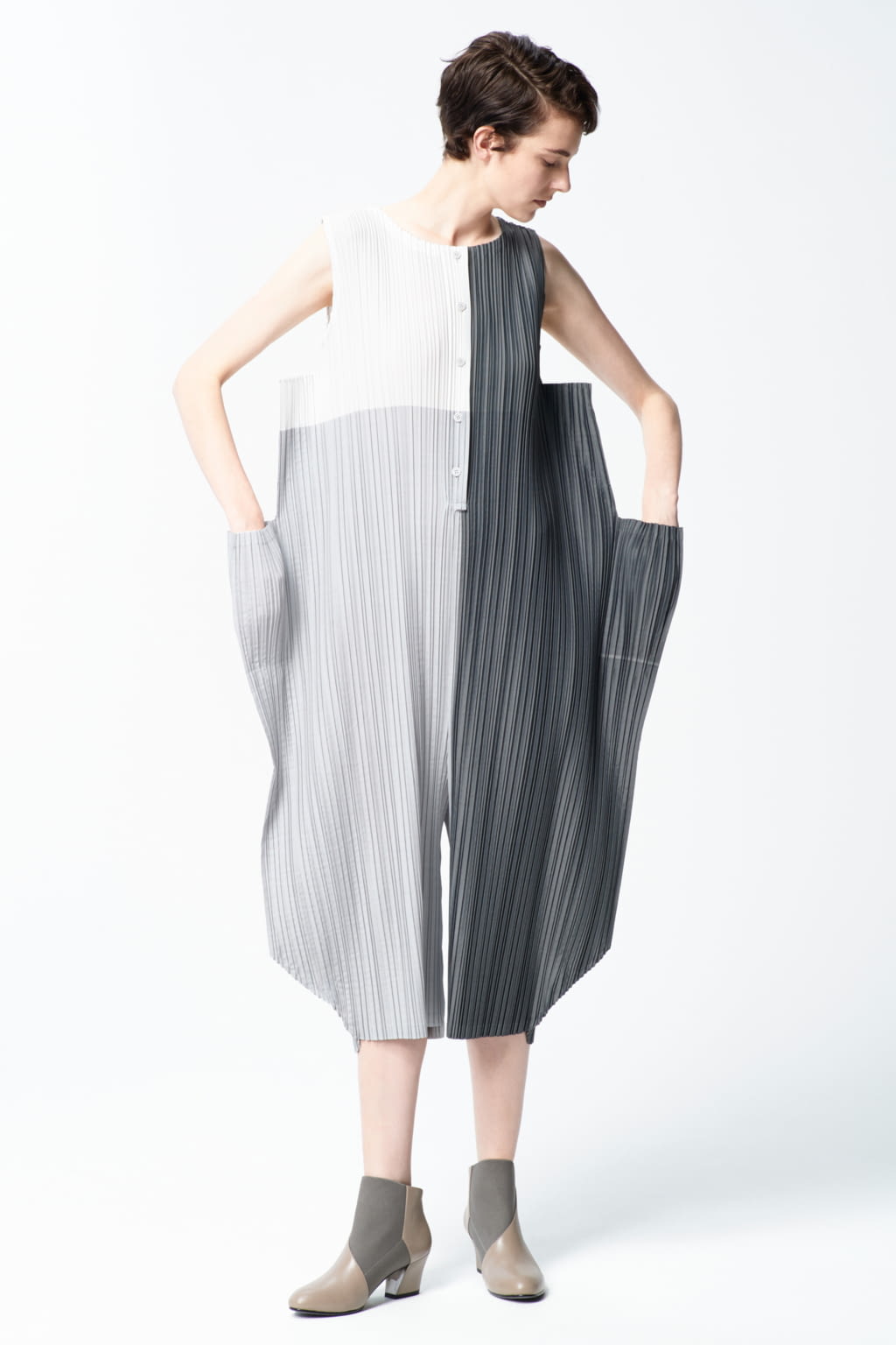 Fashion Week Paris Pre-Fall 2018 look 24 from the Issey Miyake collection womenswear