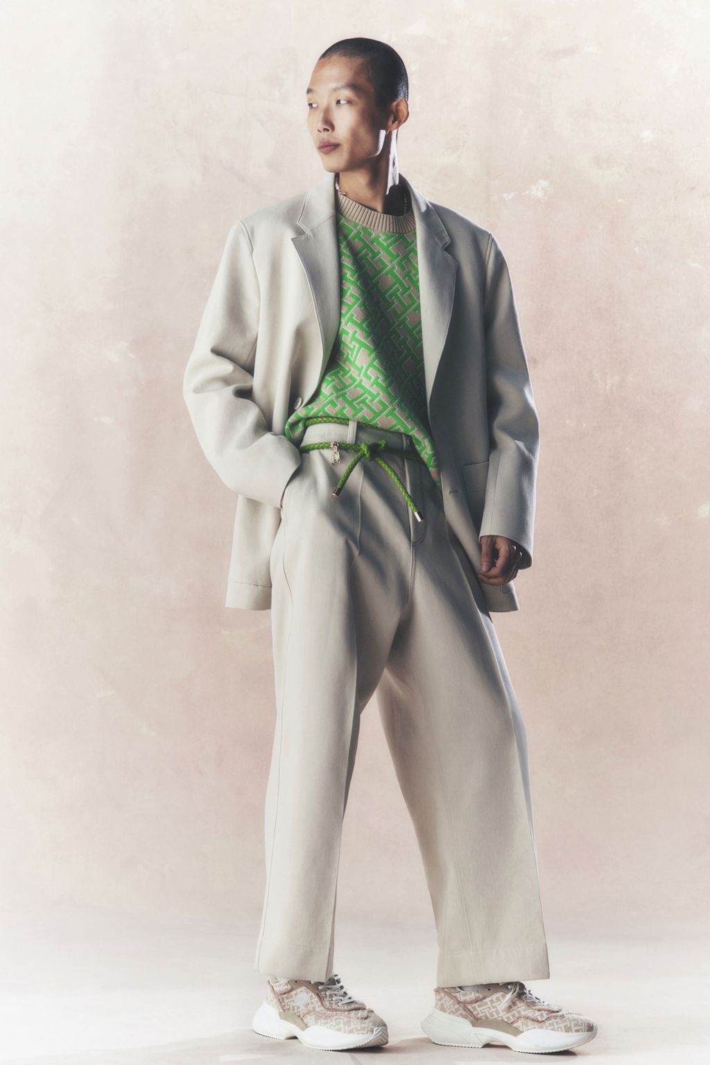 Fashion Week New York Spring/Summer 2023 look 5 from the Tommy Hilfiger collection womenswear