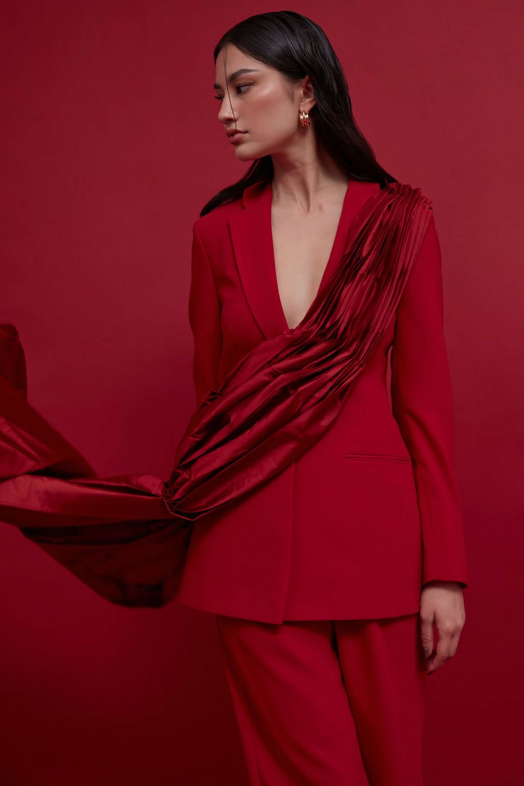 Fashion Week Paris Fall/Winter 2024 look 8 from the Mona Alshebil - Saudi 100 collection womenswear