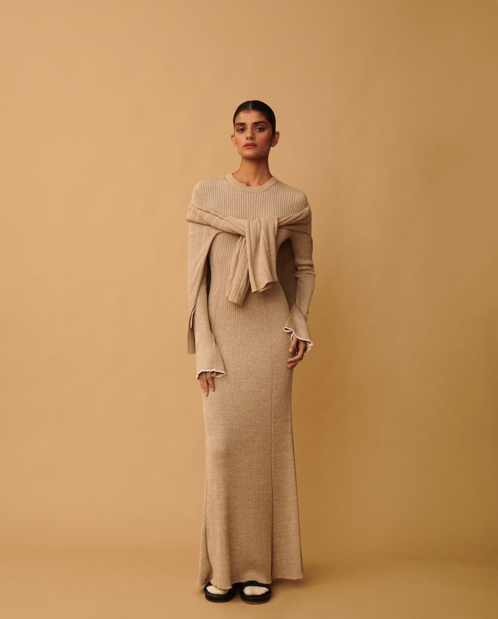 Fashion Week Paris Fall/Winter 2024 look 6 from the Yasmina Q - Saudi 100 collection 女装