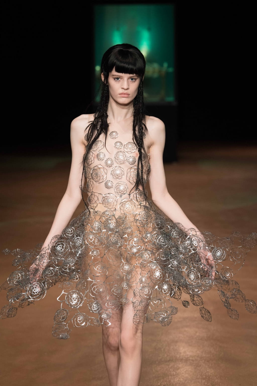 Fashion Week Paris Fall/Winter 2017 look 7 from the Iris Van Herpen collection couture