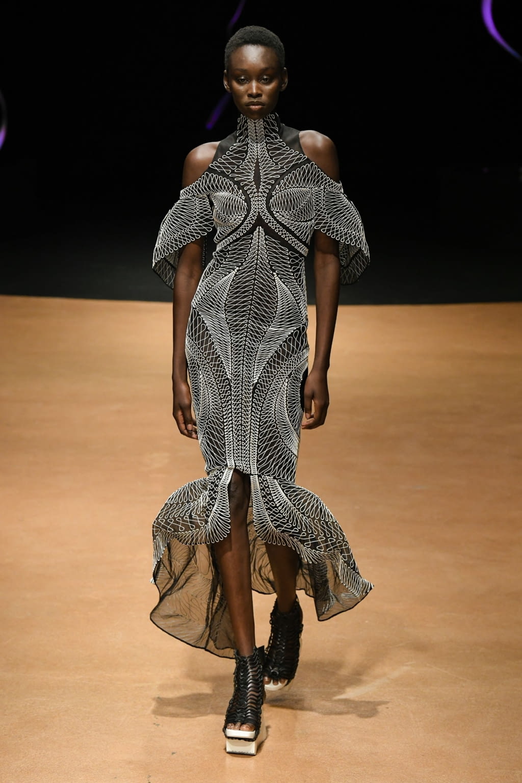 Fashion Week Paris Spring/Summer 2020 look 2 from the Iris Van Herpen collection couture