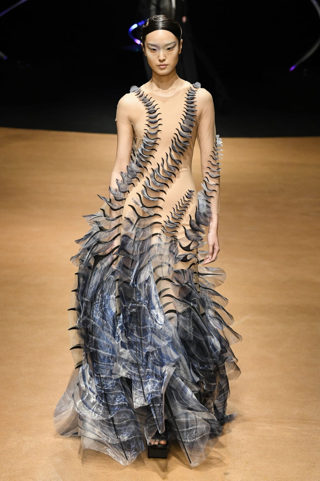 Fashion Week Paris Spring/Summer 2020 look 5 from the Iris Van Herpen collection couture