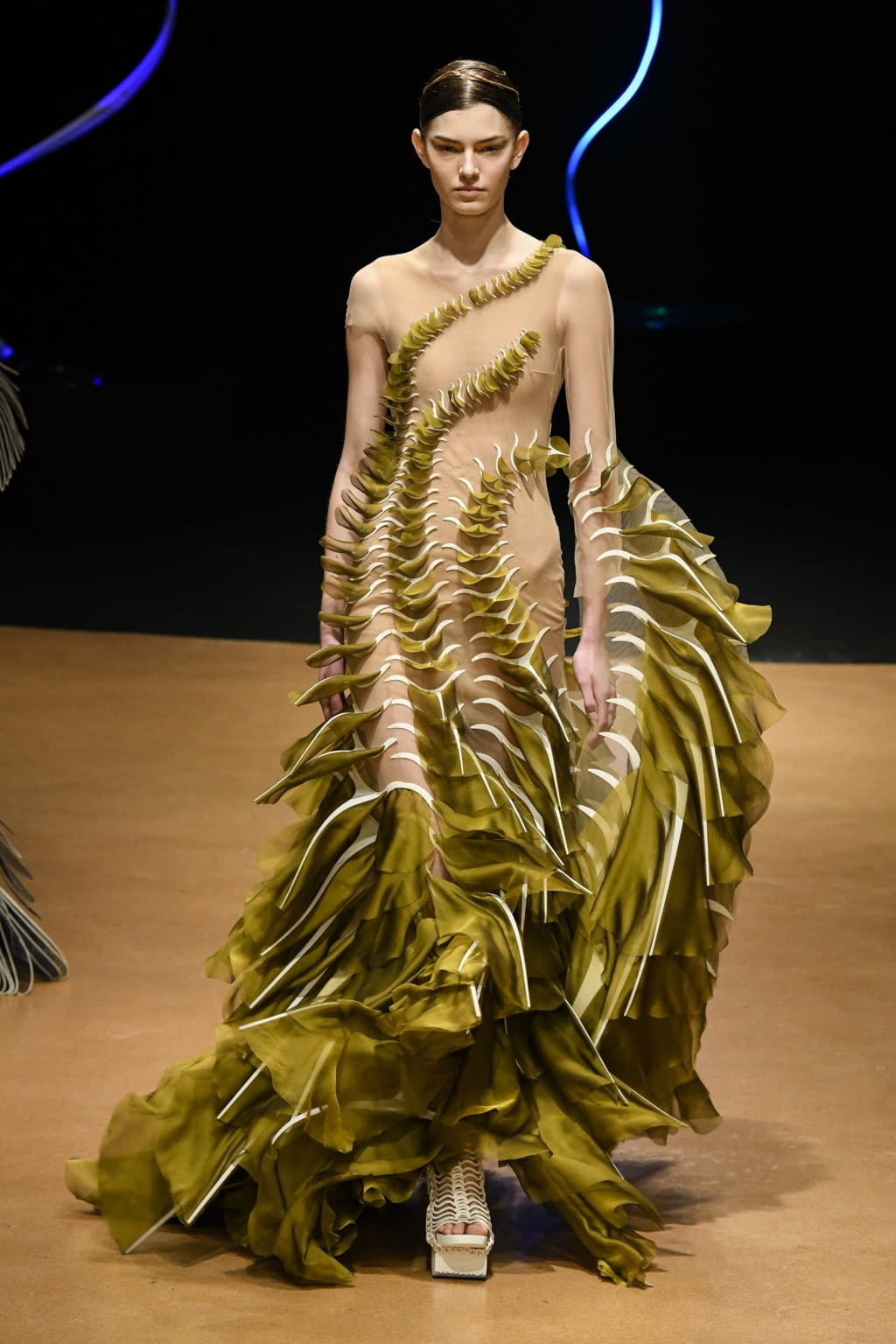 Fashion Week Paris Spring/Summer 2020 look 16 from the Iris Van Herpen collection couture