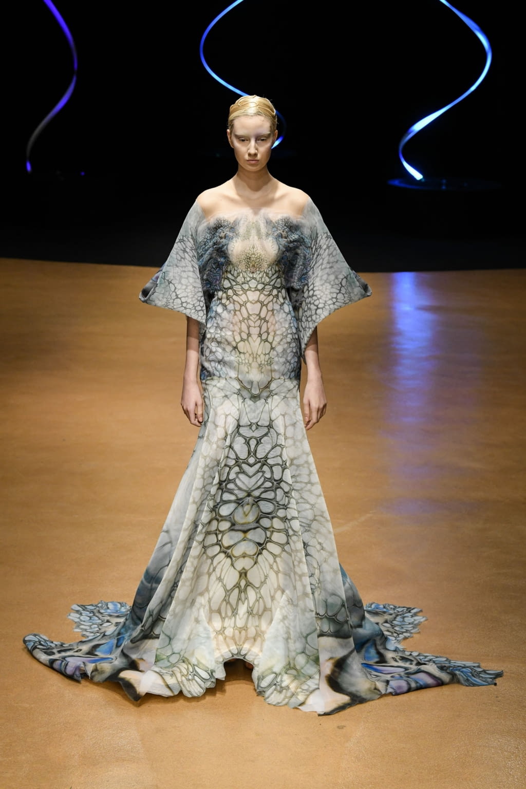 Fashion Week Paris Spring/Summer 2020 look 18 from the Iris Van Herpen collection couture