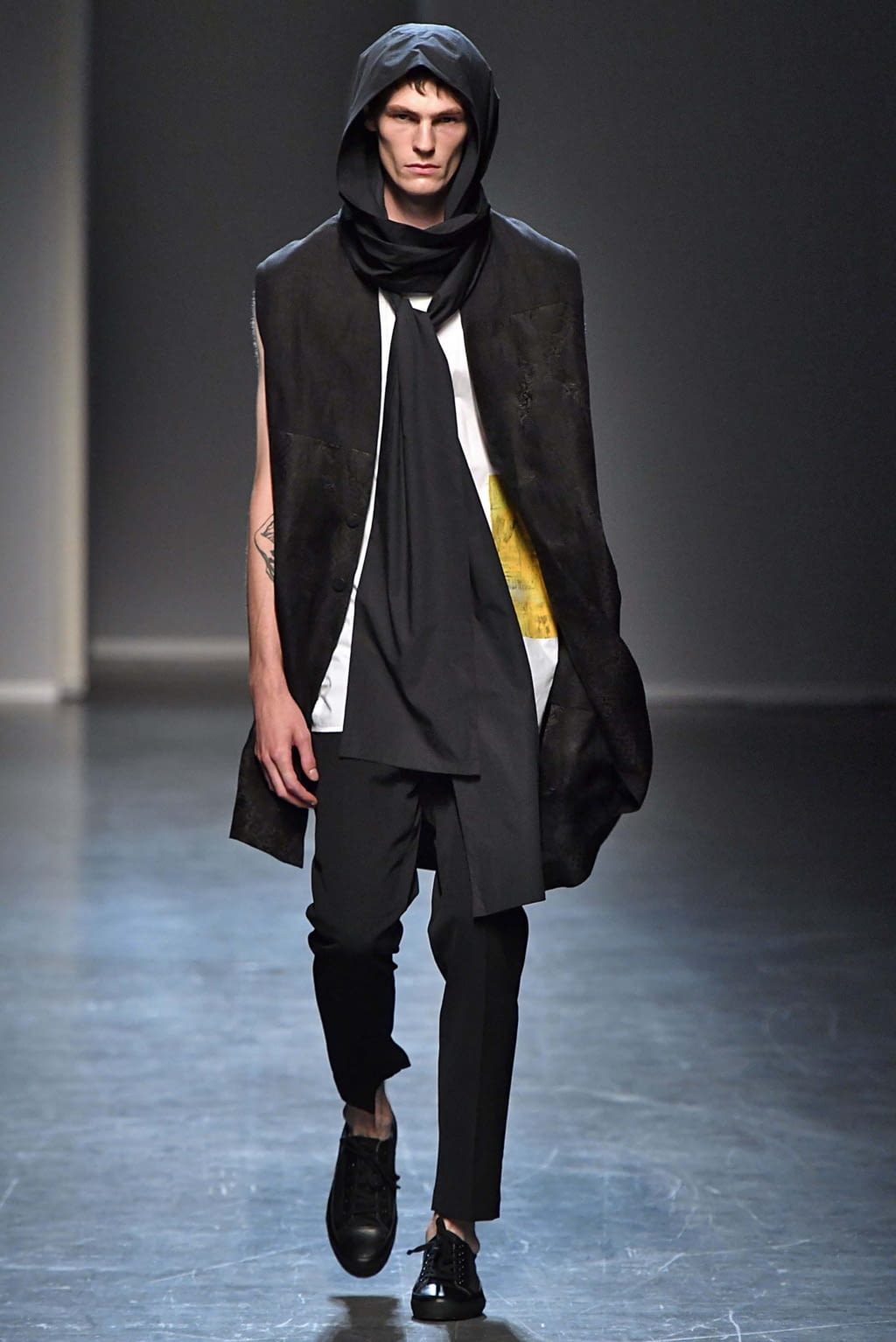 Fashion Week Milan Spring/Summer 2019 look 1 from the Isabel Benenato collection menswear
