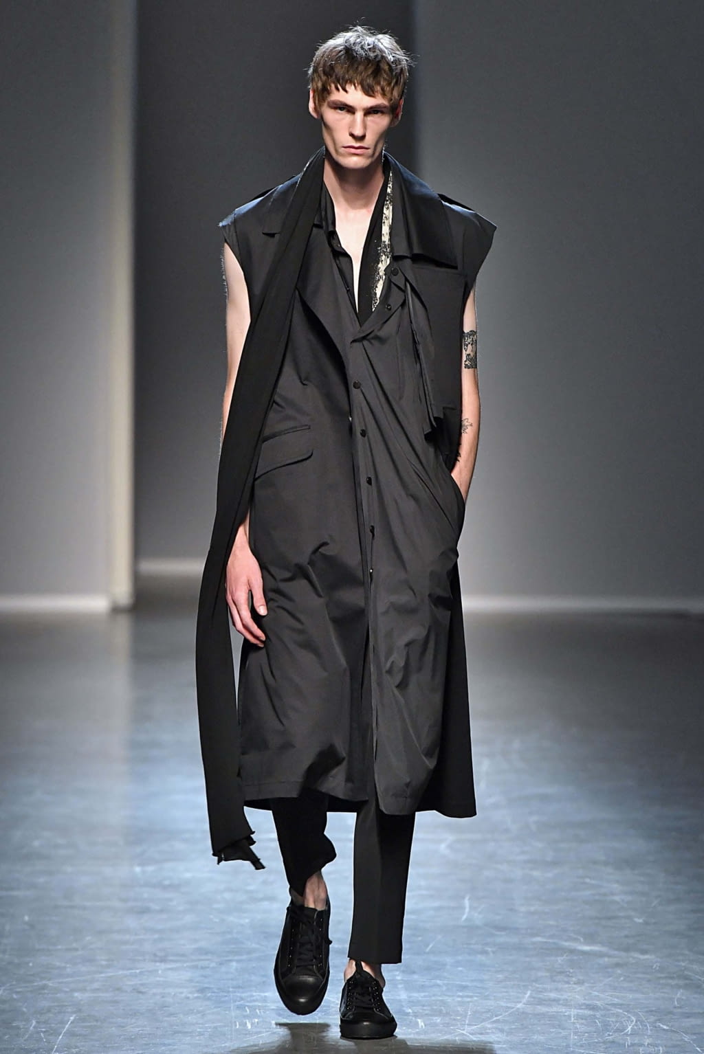Fashion Week Milan Spring/Summer 2019 look 32 from the Isabel Benenato collection menswear