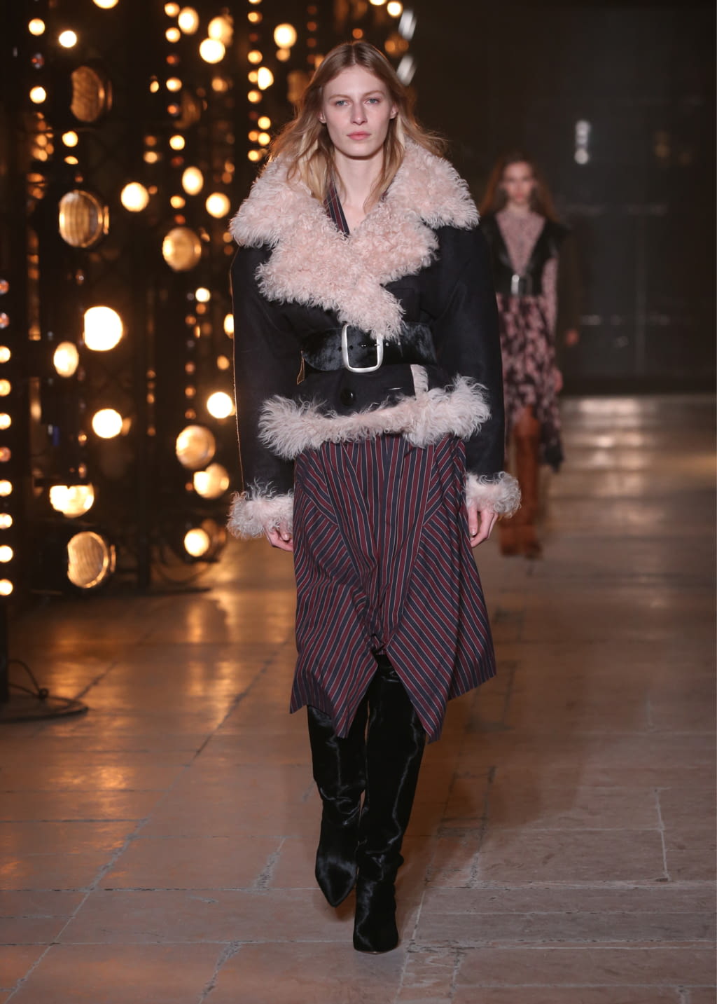 Fashion Week Paris Fall/Winter 2017 look 7 from the Isabel Marant collection womenswear