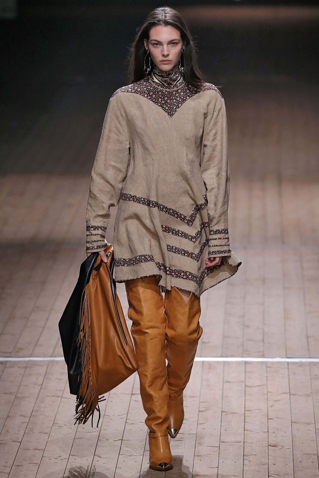 Fashion Week Paris Fall/Winter 2018 look 2 from the Isabel Marant collection womenswear