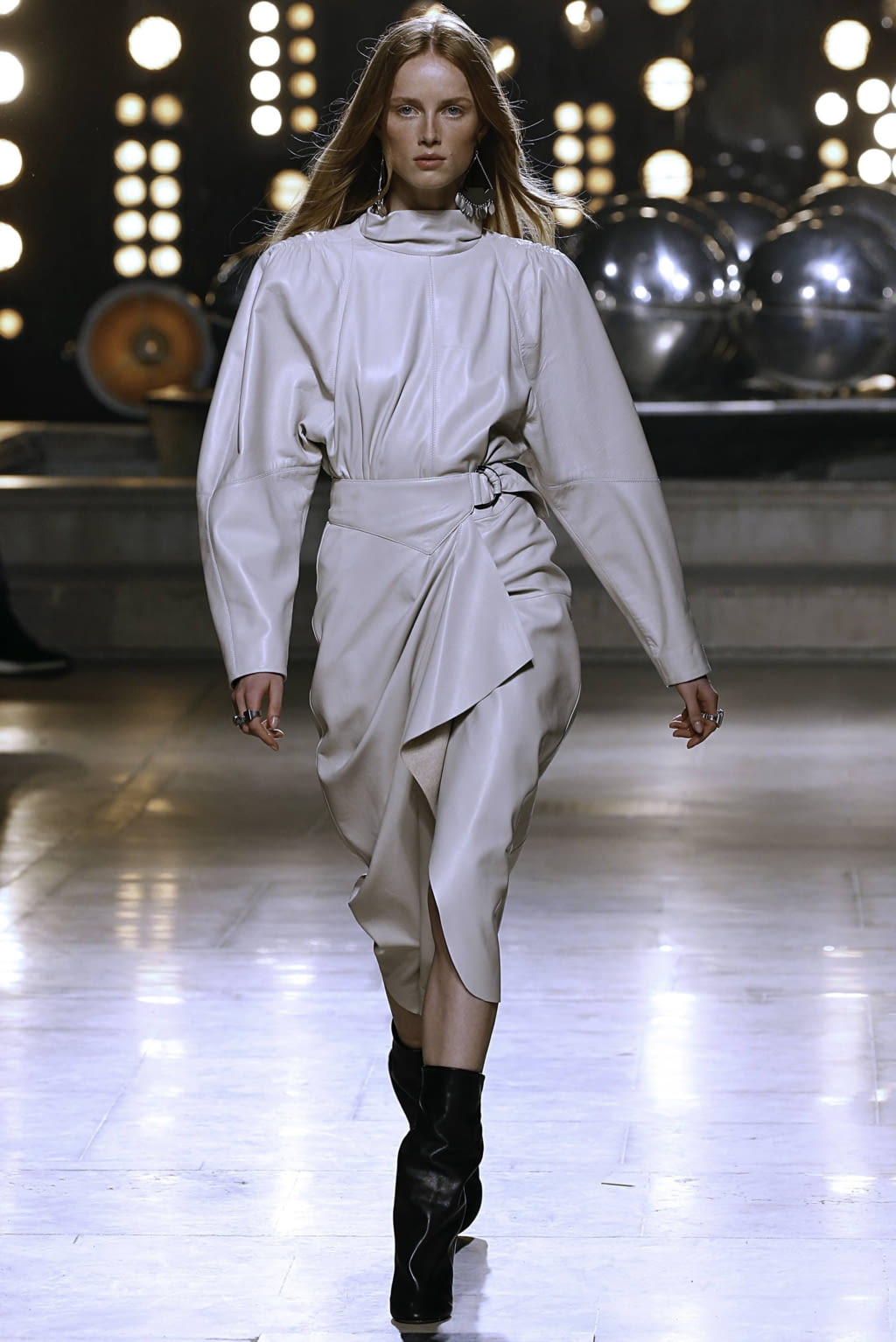Fashion Week Paris Fall/Winter 2019 look 3 de la collection Isabel Marant womenswear