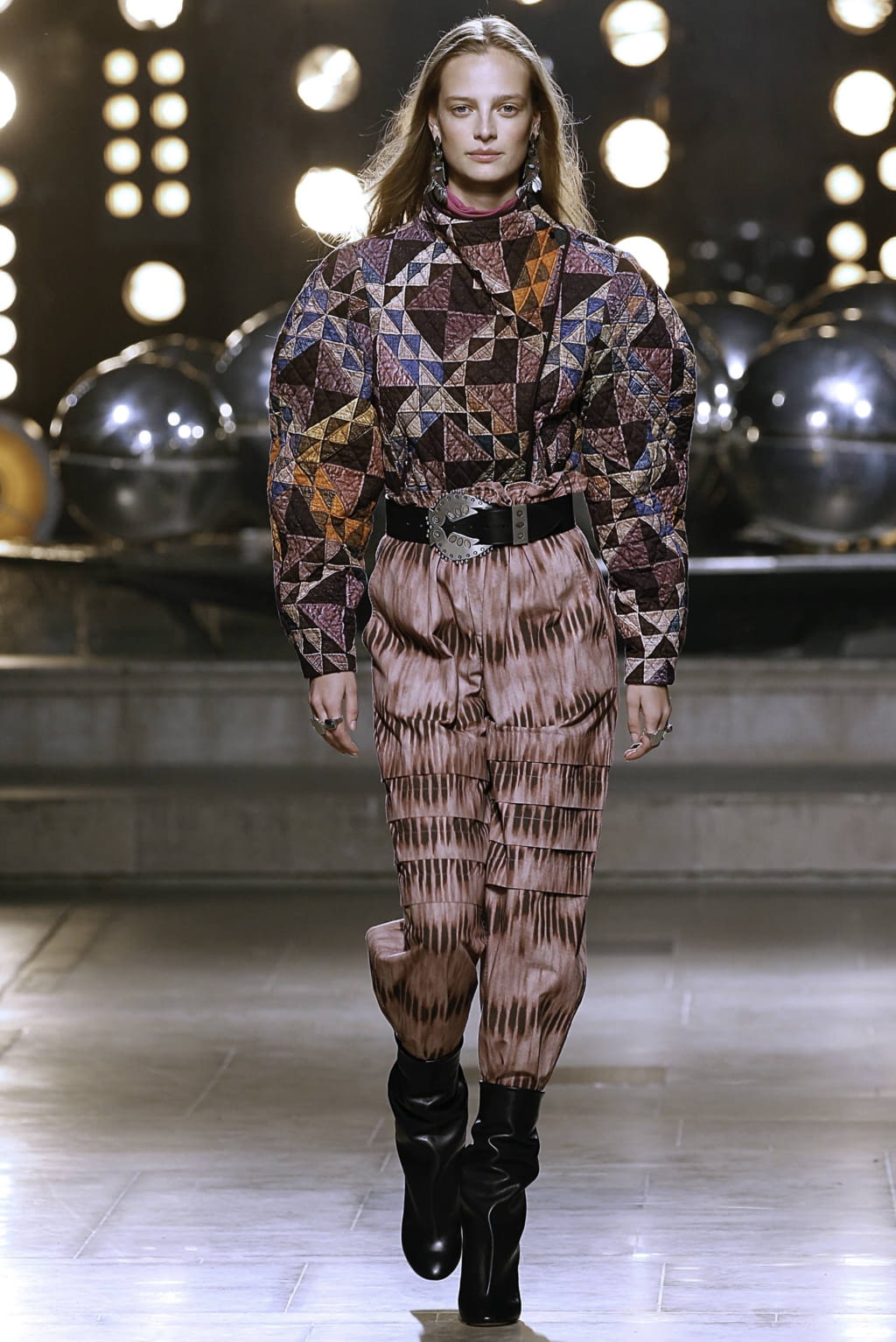 Fashion Week Paris Fall/Winter 2019 look 30 from the Isabel Marant collection womenswear