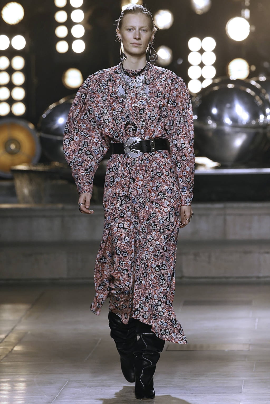 Fashion Week Paris Fall/Winter 2019 look 32 from the Isabel Marant collection 女装