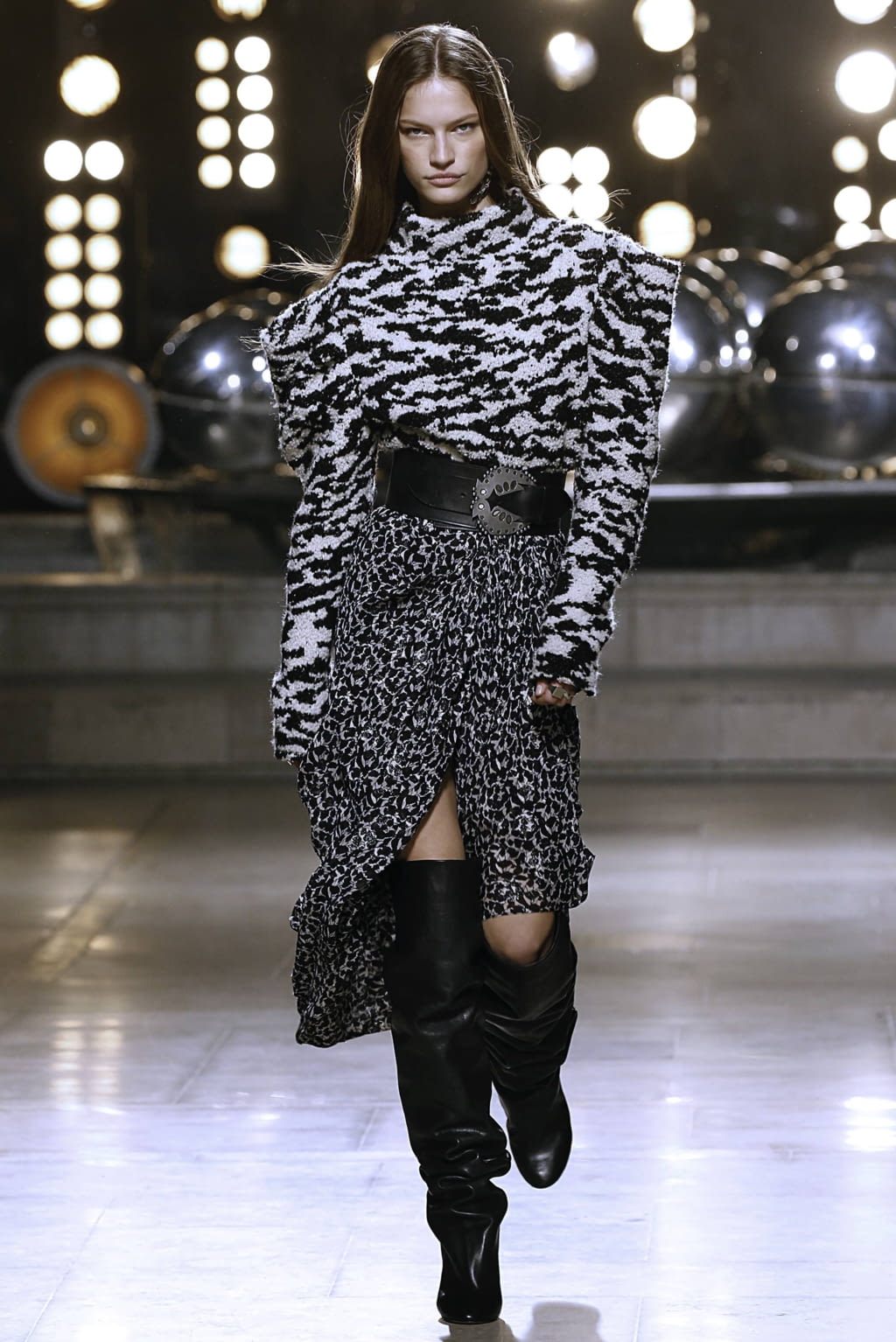 Fashion Week Paris Fall/Winter 2019 look 36 from the Isabel Marant collection 女装