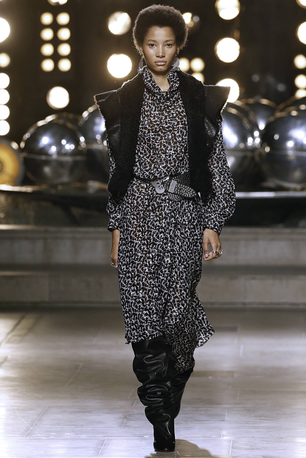 Fashion Week Paris Fall/Winter 2019 look 46 from the Isabel Marant collection 女装