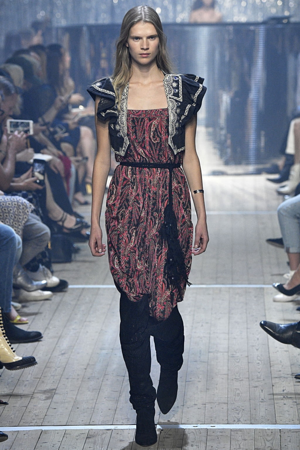 Fashion Week Paris Spring/Summer 2019 look 15 from the Isabel Marant collection 女装