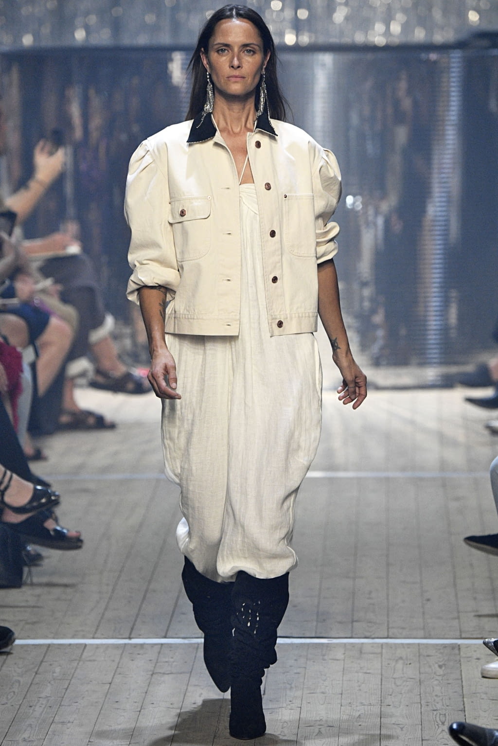 Fashion Week Paris Spring/Summer 2019 look 23 from the Isabel Marant collection 女装